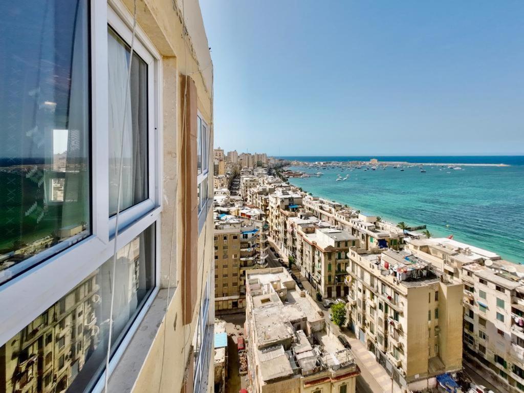 Downtown Sea View *